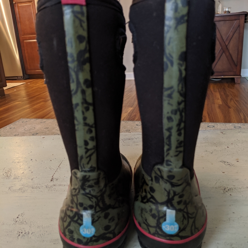 BOG boots Kids Size 13